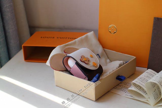 lv飾品 2020最新款 AirPods 藍牙耳機套 lv貓咪掛飾  lvqb1050